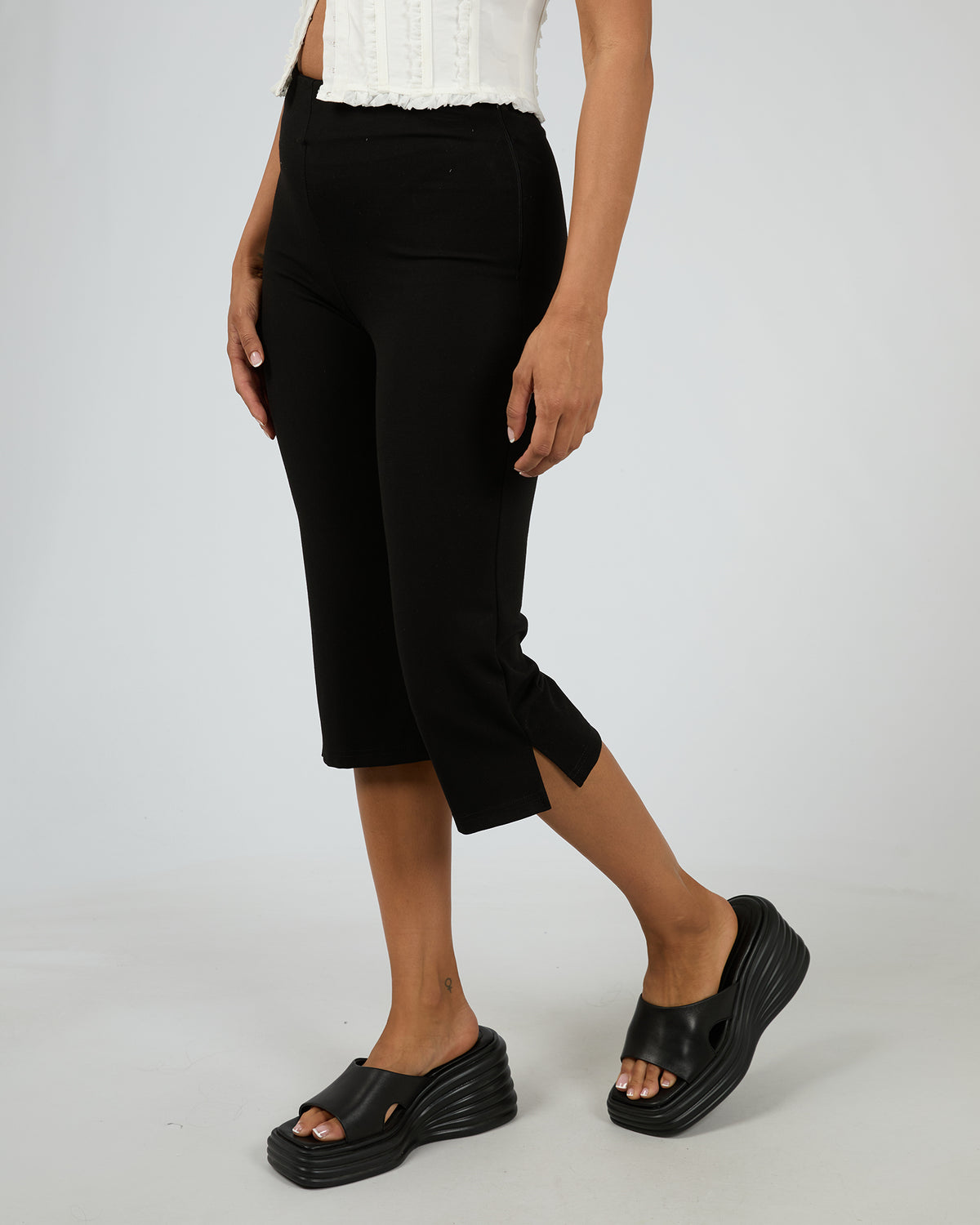 Amanda Capri Pant Black