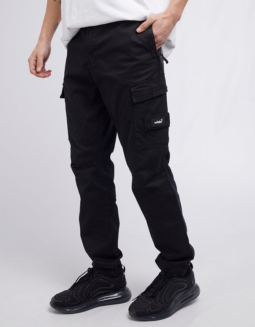 Outfit Ideas With Black Cargo Pants For Both Men and Women